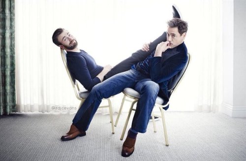 velvvetcat09:the iconic duo pose 