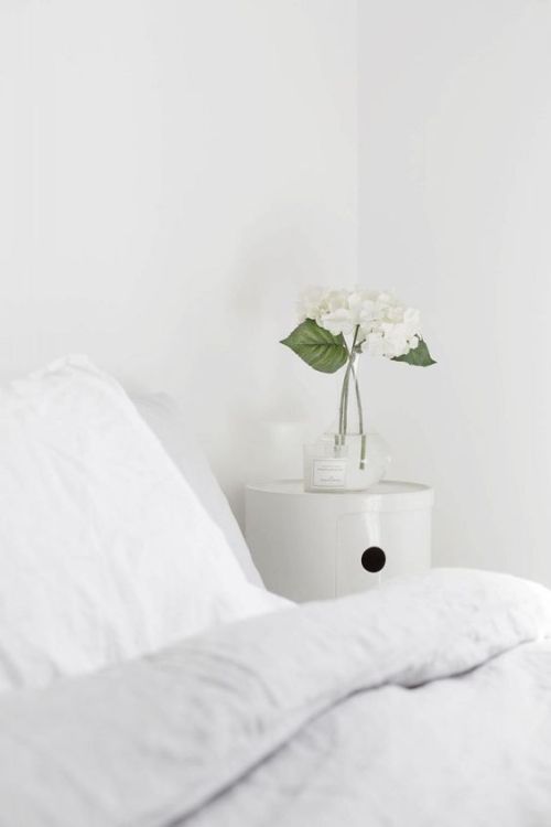 white fleur