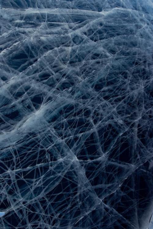 the-gasoline-station:When a Super-Clear Lake Freezes Over Southern Siberia’s Lake Baikal has a lot o