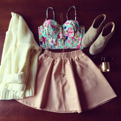 (1) Outfits | via Facebook on We Heart It. http://weheartit.com/entry/63814596/via/Nedzada