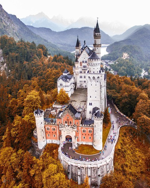 vintagepales:Neuschwanstein Castle by jacob