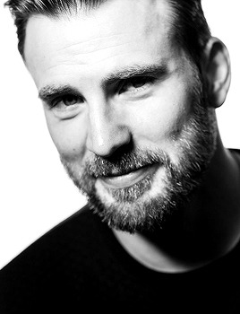 romanoffs:Chris Evans at the Toronto International Film Festival Portrait Session