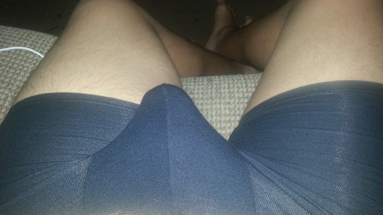 tonydezz:  tonydezz:  Morning :P  Old pic of me I forgot about