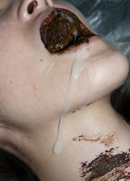 horny-poop-rosemary:Pretty girls pooping and white girl pooping