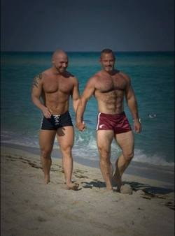 guysthatgetmehard:  ty &amp; tim walking hand in hand on the beach 