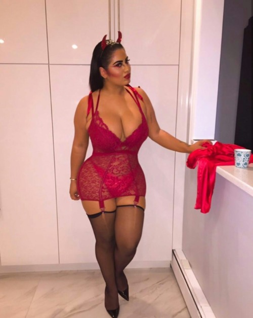 capev1079:Who’s a naughty devil for the sexy lingerie party tonight in South Beach