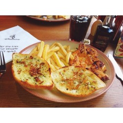 wallflowersandwonderlands:  #nandos (at Nando’s) 