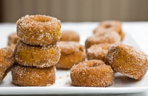 vegan-yums:  Mini Cinnamon Sugar Pumpkin Spiced Doughnuts / Recipe  Oh my god