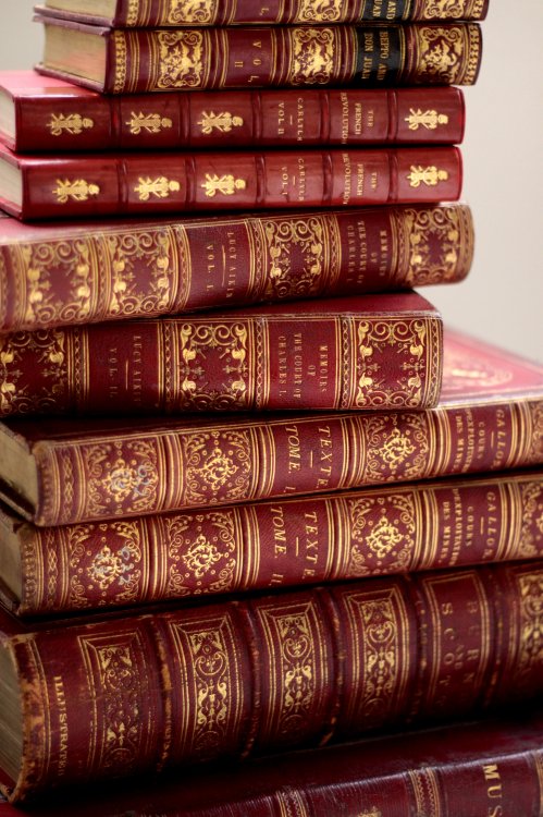 michaelmoonsbookshop:Leather bound books with gilt details 