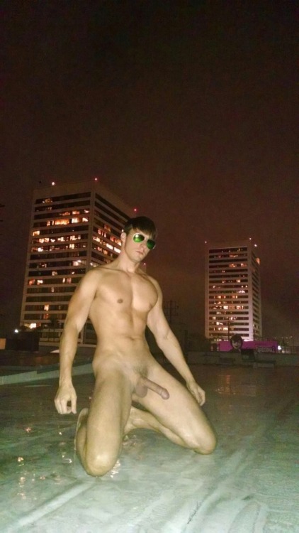 biblogdude:Fuck I’m down for some fun on the rooftop bro