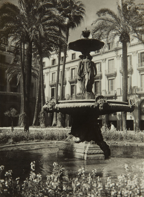 Gabriel Casas Galobardes (1892-1973)“Font de les Tres Gràcies a la Plaça Reial”