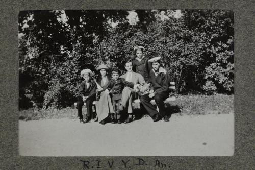 Princess Irina and Prince Felix with her brothers