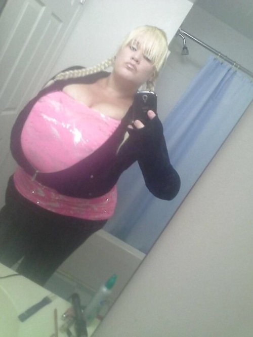 beautifulwomen hugetits