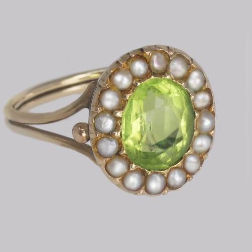 Victorian 18k Gold Peridot and Pearl Cluster Ring
