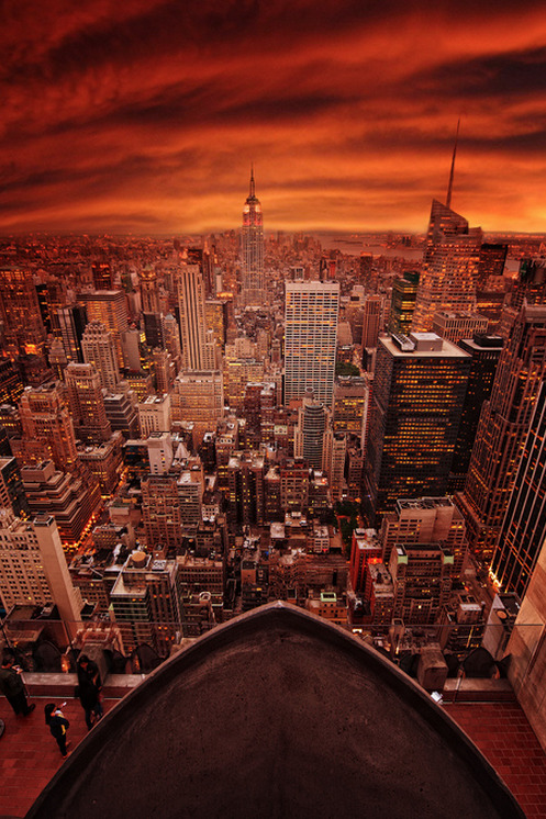 r2&ndash;d2:  Is It The End of Days? by (Philipp Klinger Photography) 