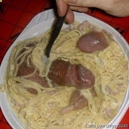 xesyxesyyoung:  robbinssie:  Look delicious lol  http://alexanderjya.tumblr.com  Eewwww
