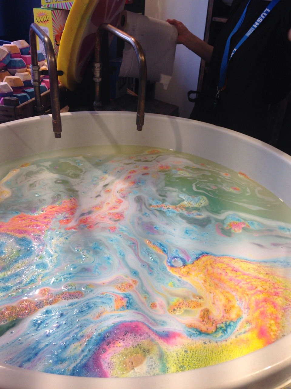 blossomq:  Lush Oxford St