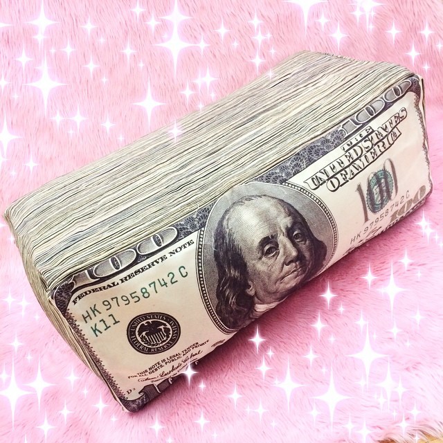 softghettobae:   valley-girll:  shopjeen:  💖💸💖 INFLATABLE CHAIRS R HEREEE!!