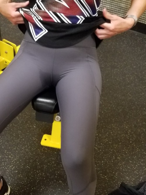 The wife stays hot by sweating it out and putting in the work!