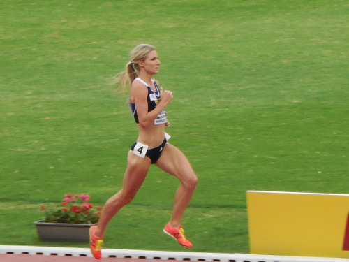 theshoeaddicts:  Emma Coburn (Team Americas) wins the 3000m Steeplechase at the Continental Cup in a time of 9:50.67 #ContinentalCup