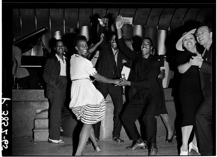 bigcityvintagenyc:  Jitterbuggin in Harlem, 1939.  