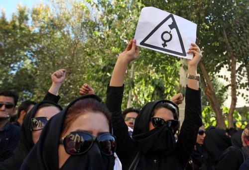 suumaq:  protesters in isfahan. some taken from thinkprogress, some from random twitter accounts. will try to source later when not on mobile. 