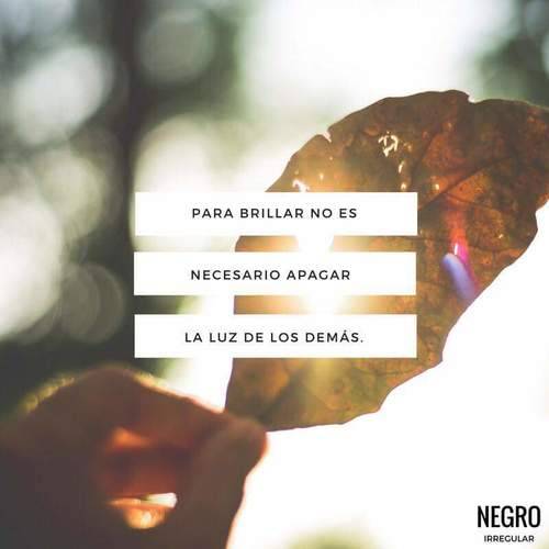 somospandaspordentroyporfuera: Exacto -Una chica invisible.  