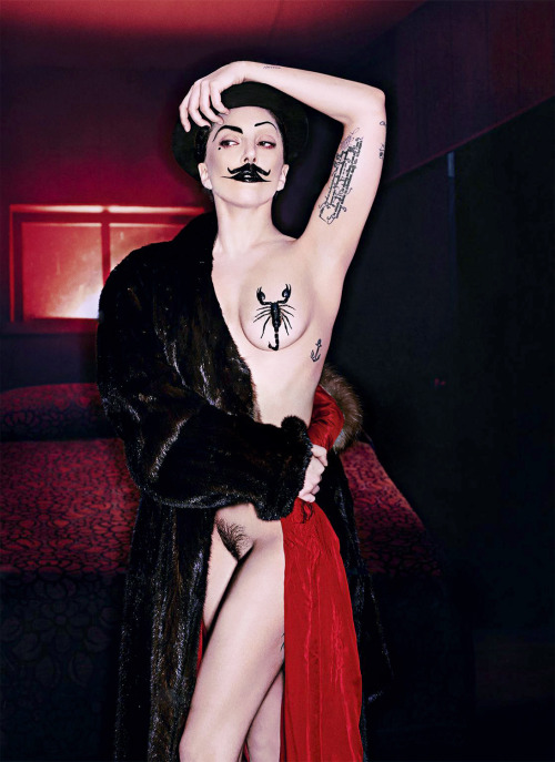 dananod: meseemelikecelebs:    Lady Gaga        (via TumbleOn)