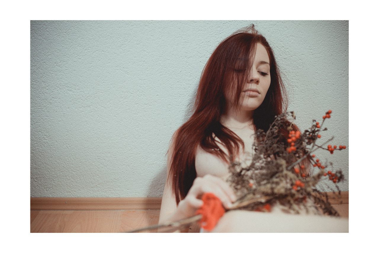 hellfritz-fotografie:  model | https://www.facebook.com/juliacrdsmodelphoto | Â https://www.facebook.com/Hellfritz-Fotografie-196063940580682/