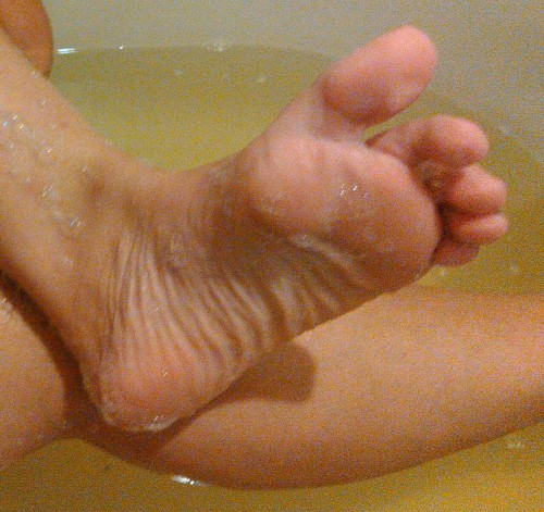Porn photo toered:  Who wants to help me wash my toes?