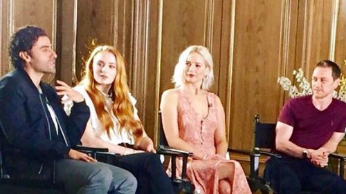 #XMENAPOCALYPSE: Elenco esbanjando beleza e talento! ❤️ #jlaw #mcavoy #sophieturner #oscarisaac @sop