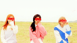 femaleidols:  tt jacket behind 