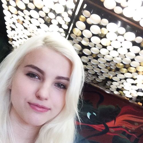 I love the ceiling in this cafe! #chipsandsodaforbreakfast