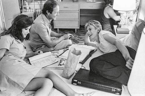 Candy Clark, Nicolas Roeg and David Bowie hanging out on the set of The Man Who Fell To Earth.