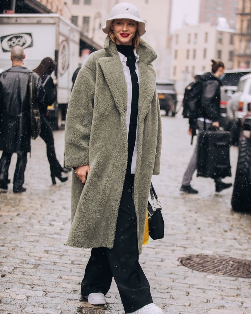 Abby Champion at NYFW fw22 by @melodiejeng 