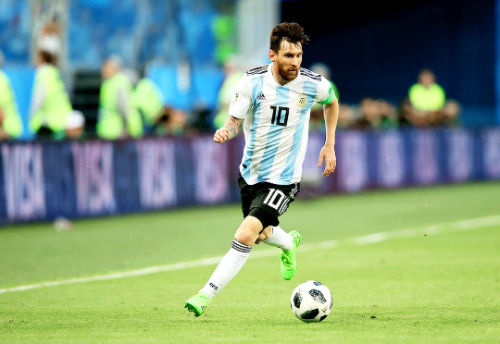 teammessi:Lionel Messi of Argentina in action during the 2018 FIFA World Cup Russia group D match be