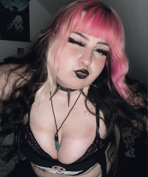 Oh No Shes Fat And Confident What Are We Gonna Do?