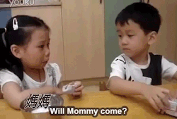 queerfabulousmermaid:  subwaysmells:  huffpostworld:  This gallant little boy comforted a classmate on her first day of preschool, and we’re not getting over it ever.  See the full video here.  aw  they’re so cute my heart can’t take it 