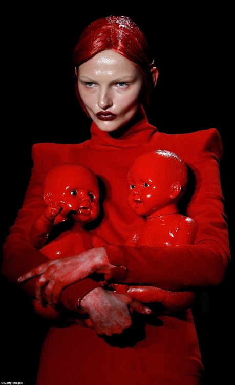 fatalfashion:Hu Sheguang - Chinese Fashion Week