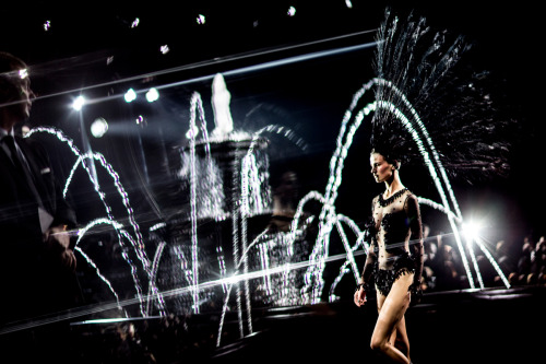  RUNWAY SCENE: Louis Vuitton Printemps/Été 2014. Photo by Kevin Tachman. 