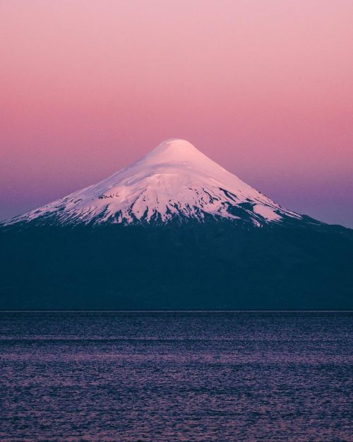 turnnoffyourmind: Calm  ❣   Volcán Osorno, Frutillar, Los Lagos, Chile. 