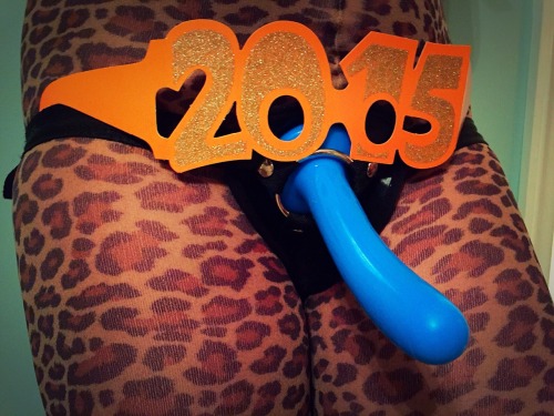 sexsweetsstockingsandsuperheroes:Here’s to starting 2015 out with a bang!! Happy New Year! —L&O—