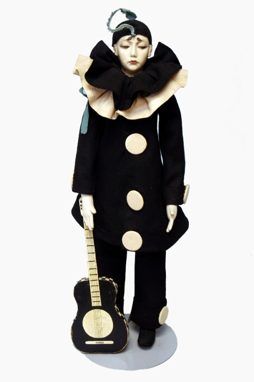 dollmixture-blog:Surviving Lenci pierrot from the early 1920s