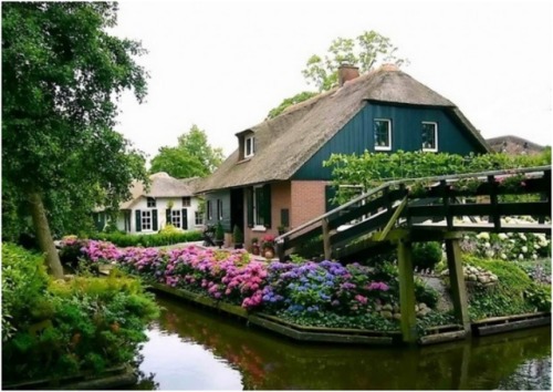 floralls: Giethoorn Netherlands: A Magical Town with No Roads