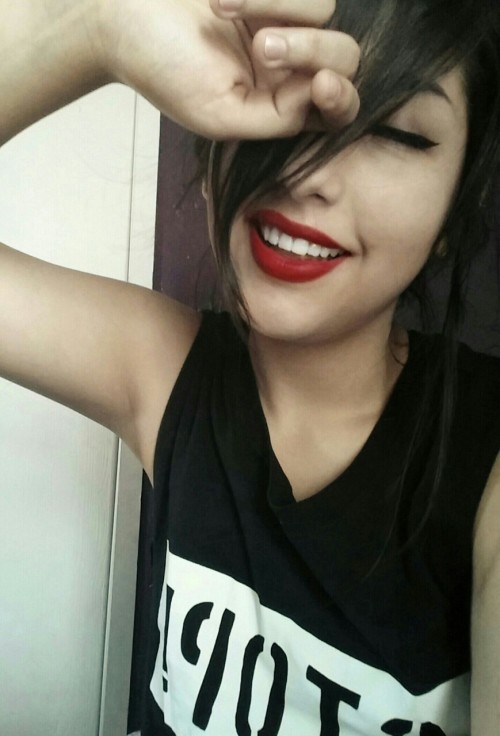 lunvrsky:  MIRAME because being Mexican shouldn’t be a bad thing.   Because my mother and father’s struggles to settle in the U.S. should be seen as inspiring, not embarrassing.  Because thinking my skin color was something to be ashamed of isn’t