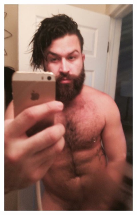 fistfullofassholes:  Hot follower submission!