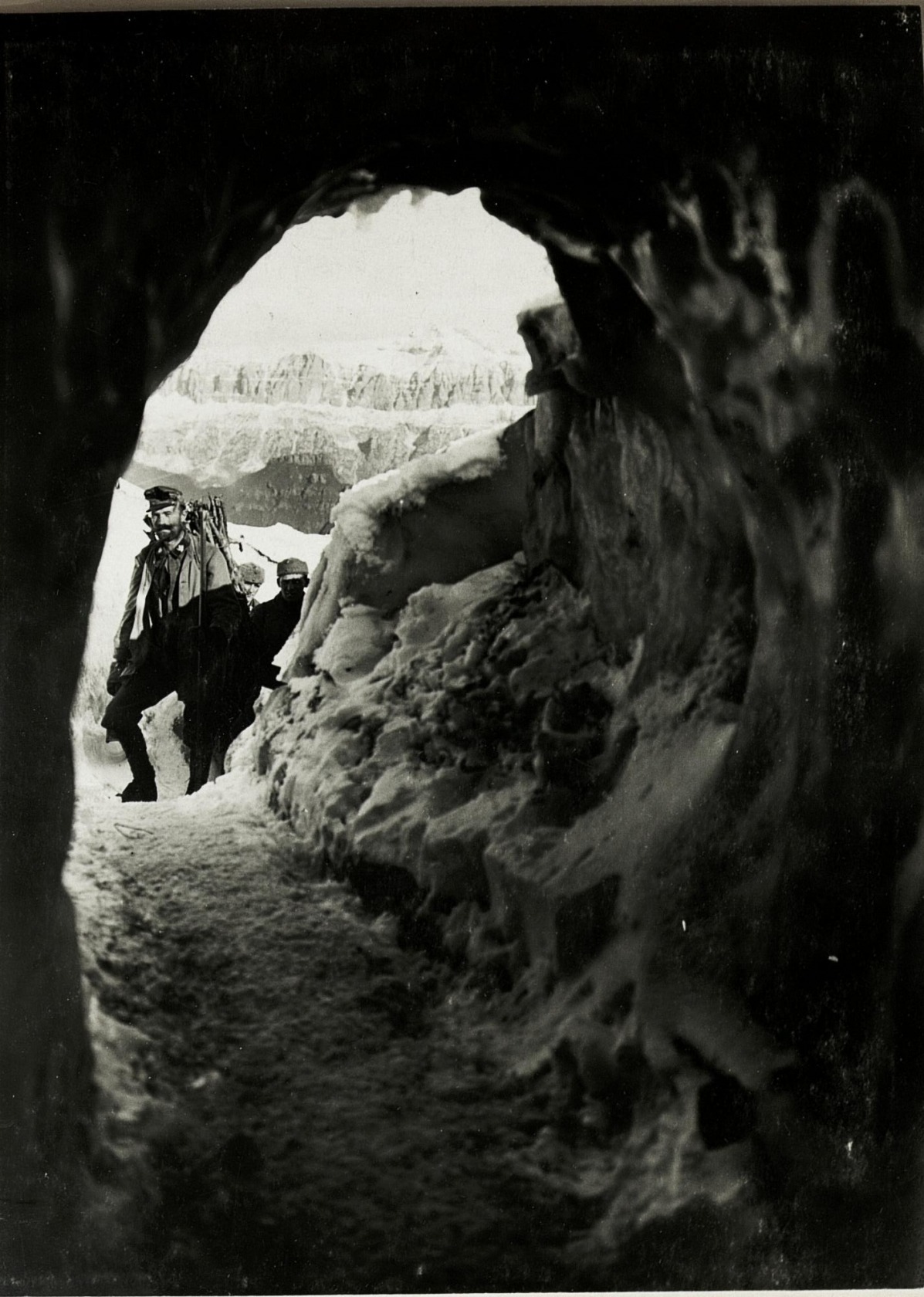 thisdayinwwi:  thisdayinwwi:Marmolata: Ice Cave “32er” studs Sep 13 1917 Marmolata: