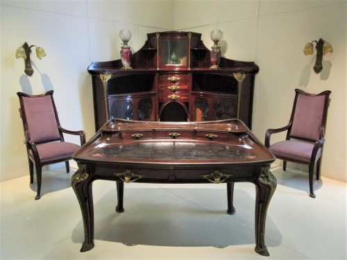 Art Nouveau Furniture At TheMuse D'Orsay In Paris