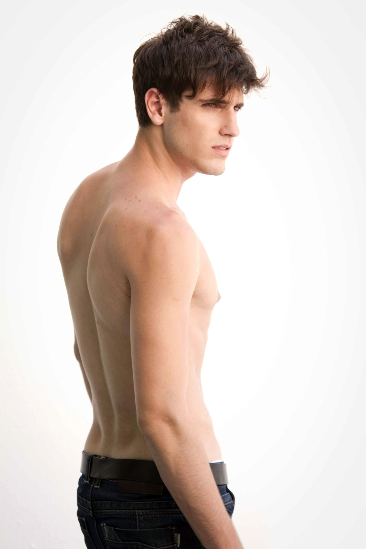 cueca-do-avesso:  guilherme leão cops are different in brazil, you guys 