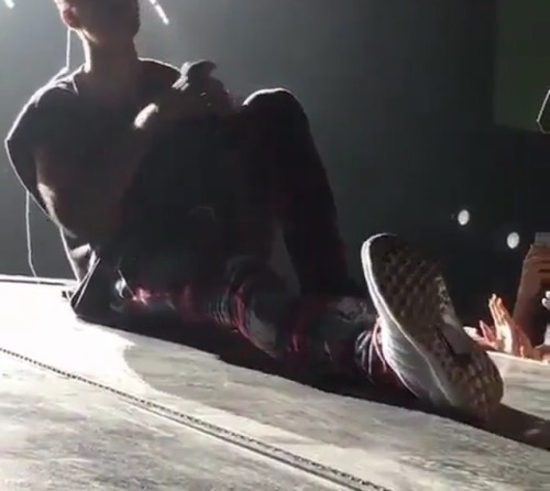 Justin Bieber Big Feet @justinbieberfeet @justinbiebersfeet @justinbieberfeetandsocks @biebfeetinfat
